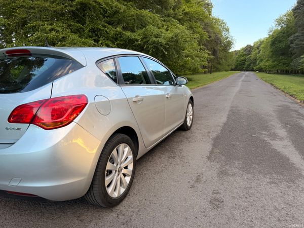 Opel Astra 2011 Diesel 387689189