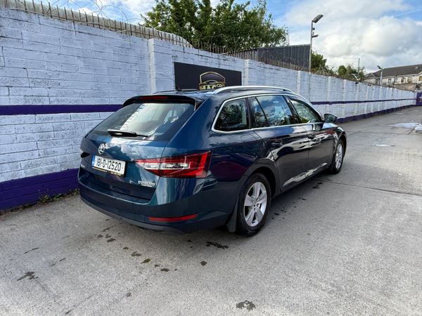 Skoda Superb 2018 387613941