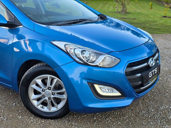 Hyundai i30 2016 387621743