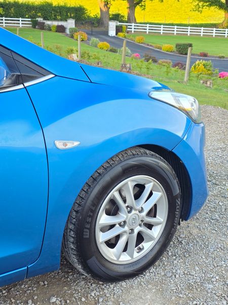 Hyundai i30 2016 387621727
