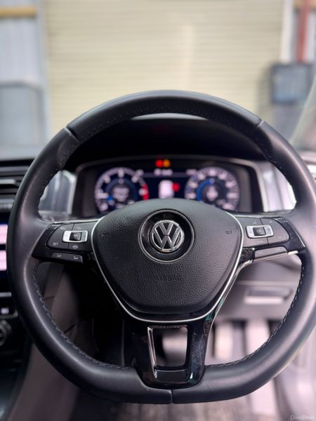 2019 (192) VW Golf 2.0 Diesel - Automatic! 387754385