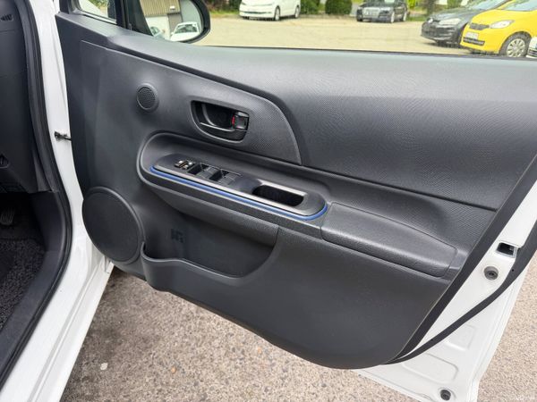 Toyota Aqua 2015 Hybrid 387844795