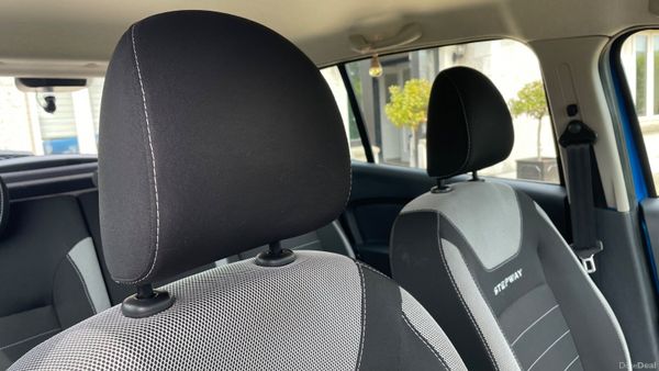 Dacia Sandero Stepway 2017 387859065