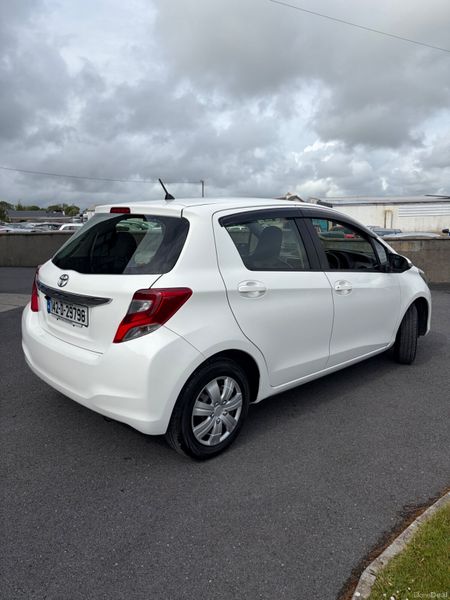 Toyota Vitz 2014 387958183