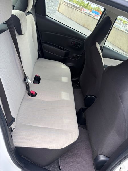 Toyota Vitz 2014 387958195