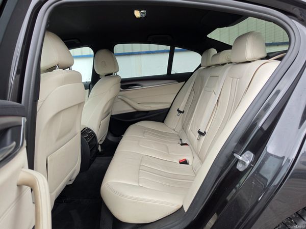BMW 5-Series 2018 M- SPORT 387978639