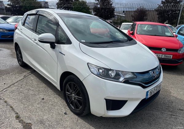 Honda Fit Hatchback, Petrol Hybrid, 2015, White