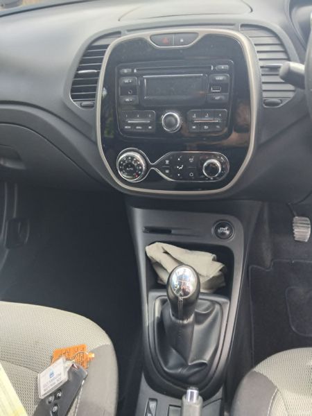 Renault Captur 2016 Low KMs 387912627