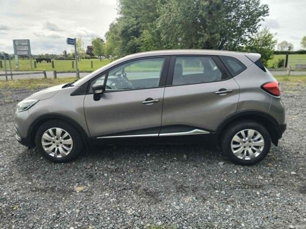 Renault Captur 2016 Low KMs 387912629