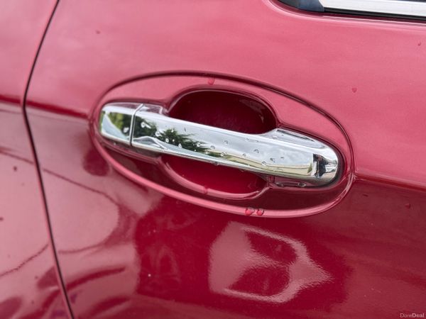 Toyota Vitz/Yaris 1.5 Hybrid 77000kms 2018 Jewela 388043487