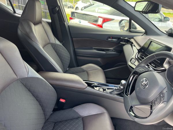 TOYOTA C-HR 2017, 1.8 HYBRIS AUTO LOW KM HIGH SPEC 388045913