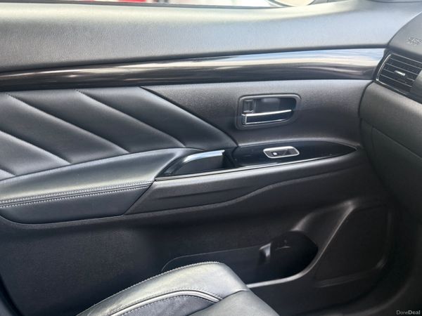 2018 Mitsubishi Oulander Phev G / Premium Package 388075047