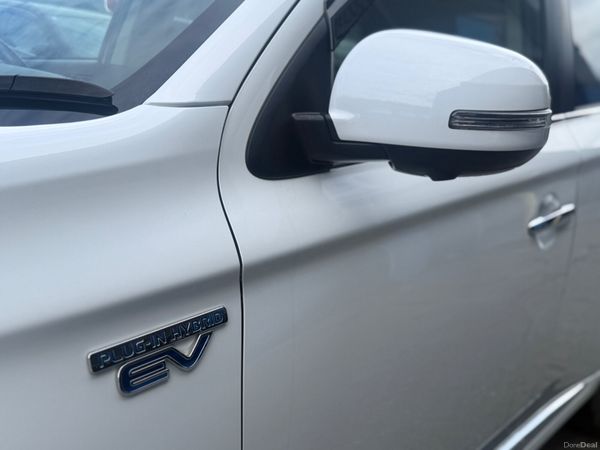 2018 Mitsubishi Oulander Phev G / Premium Package 388075031