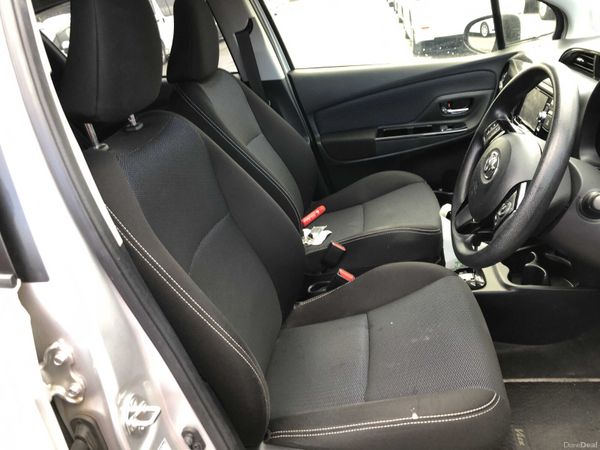 TOYOTA YARIS HYBRID 2019 low mileage 388093063