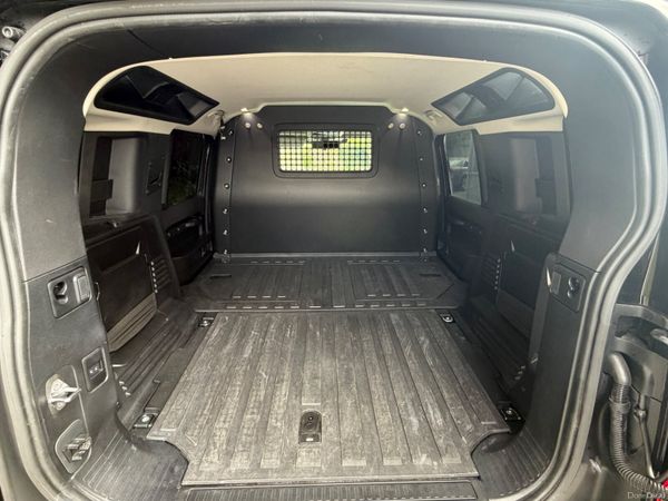 Land Rover Defender 388000379