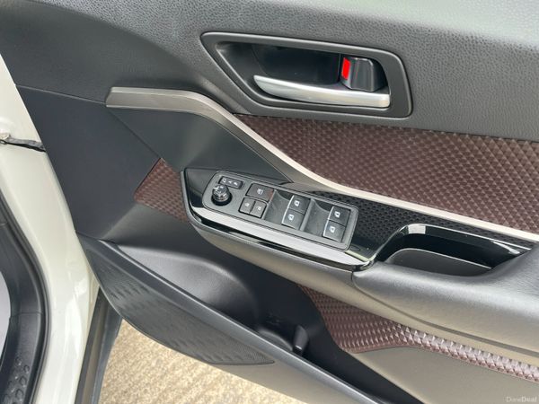 TOYOTA C-HR 2017, 1.8 HYBRID AUTO LOW KM HIGH SPEC 388005775