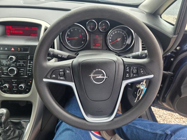 Opel Astra 1.4 petrol 2012 388011797
