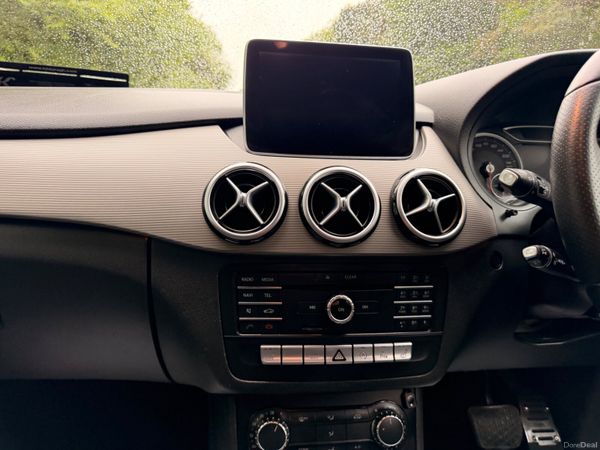 Mercedes-Benz B-Class 2016 Auto 388034541