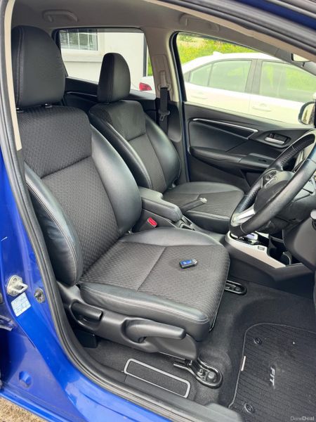 Honda Fit 1.5 Hybrid Auto 76000kms 2015 388143863
