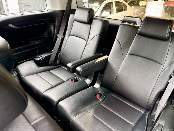 19 Toyota Alphard Hybrid Executive E-Four 4WD 388165057