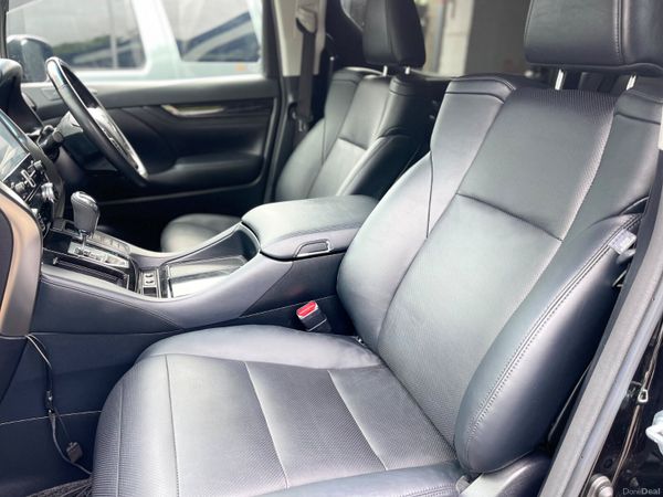 19 Toyota Alphard Hybrid Executive E-Four 4WD 388165007