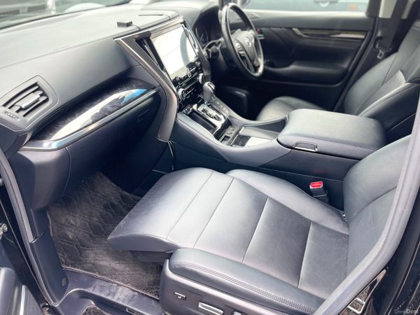 19 Toyota Alphard Hybrid Executive E-Four 4WD 388165011