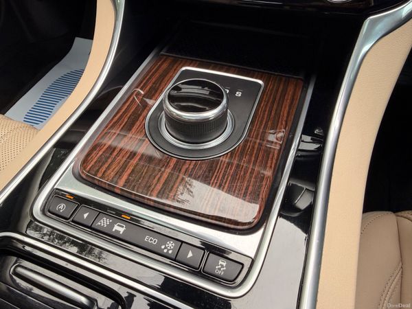 Jaguar XF 2016 Portfolio Diesel Sunroof 388190041