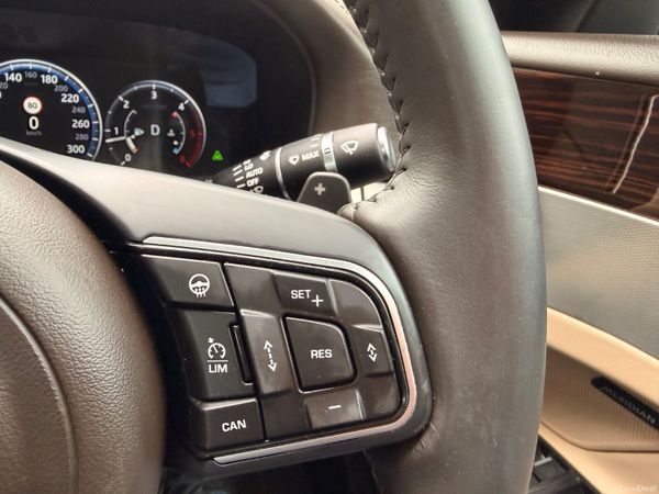 Jaguar XF 2016 Portfolio Diesel Sunroof 388190049