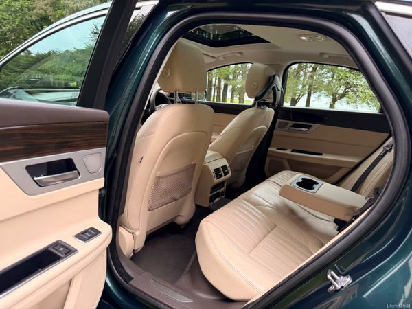 Jaguar XF 2016 Portfolio Diesel Sunroof 388190075