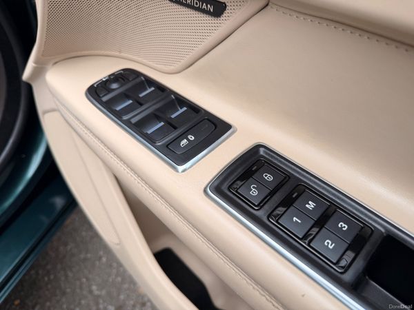 Jaguar XF 2016 Portfolio Diesel Sunroof 388190023