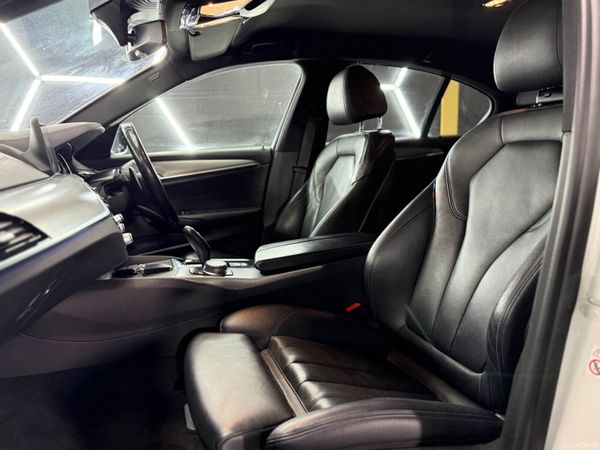 ◼️2018 BMW 530e M-SPORT◼️ 388106823