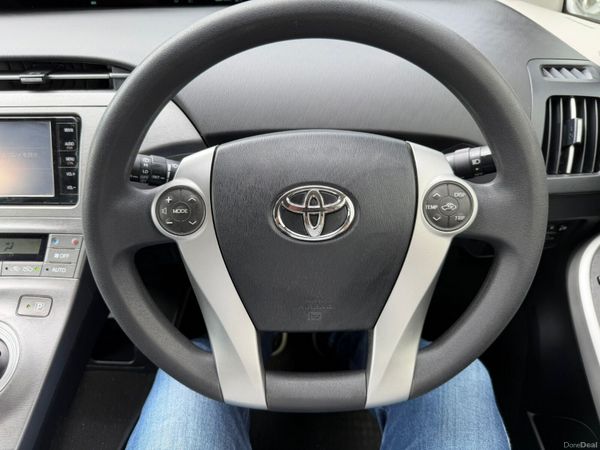 15 TOYOTA PRIUS HYBRID 388135559