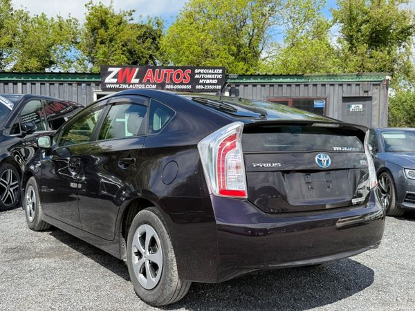 15 TOYOTA PRIUS HYBRID 388135569