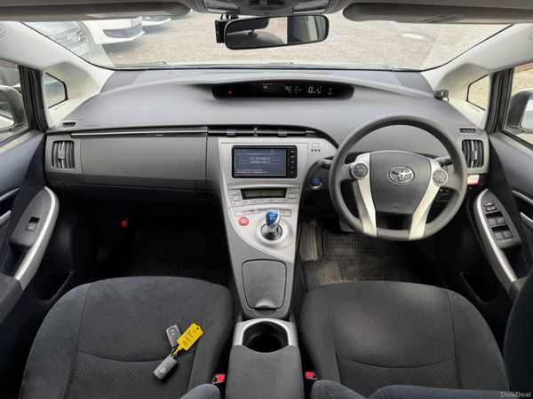15  TOYOTA PRIUS HYBRID 388136101
