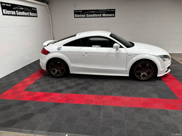2011 Audi TT QUATTRO - STUNNING CAR - 388137721