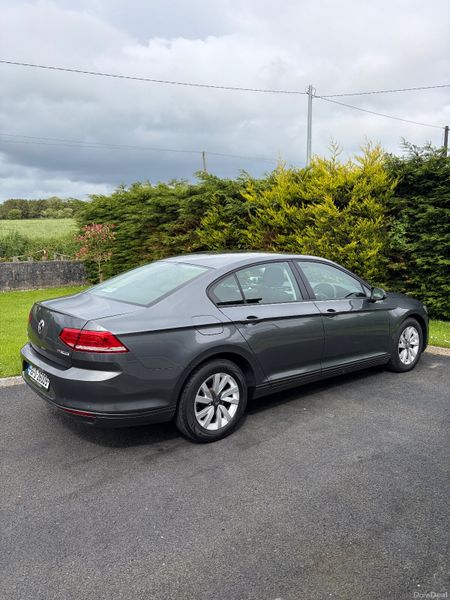 161 VW Passat 1.6 TDI - Immaculate 388257849