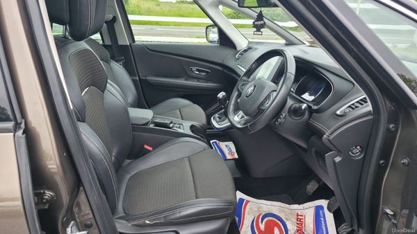 Renault Grand Scenic 2017 7 seater 388269293