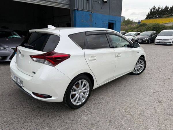 2016 Toyota Auris Hybrid Automatic 388279847