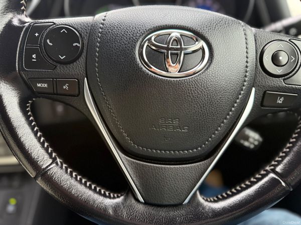 2016 Toyota Auris Hybrid Automatic 388279855