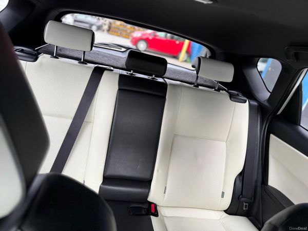 2016 Toyota Auris Hybrid Automatic 388279859