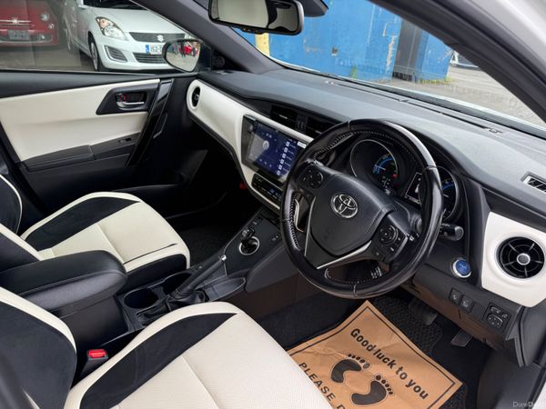 2016 Toyota Auris Hybrid Automatic 388279863