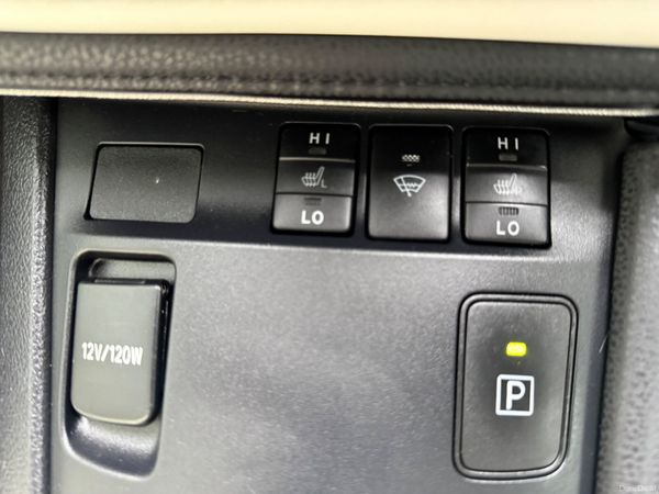 2016 Toyota Auris Hybrid Automatic 388279867