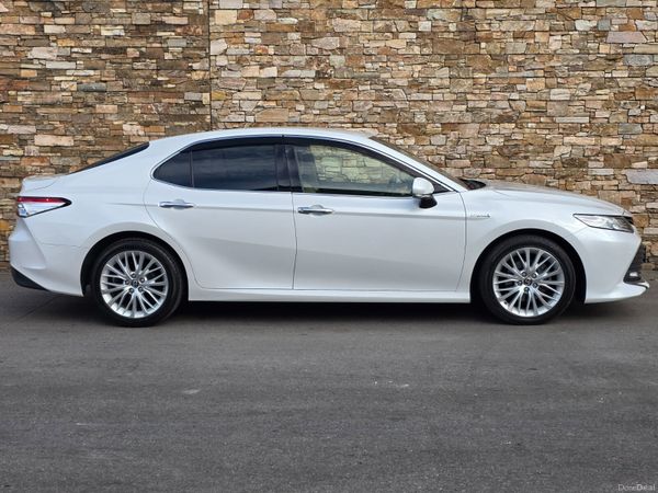 181 Toyota Camry 2.5 Hybrid 388342399
