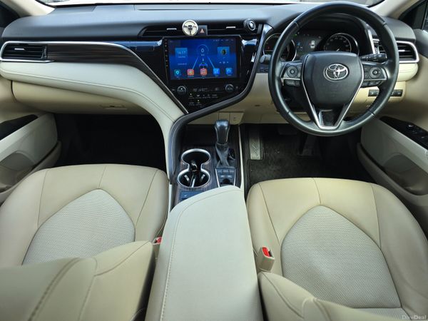 181 Toyota Camry 2.5 Hybrid 388342415