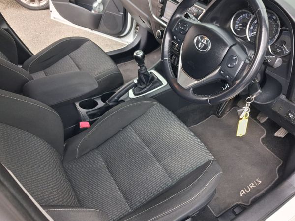 151 Toyota Auris 1.6 Petrol Nct & Tax 388354493