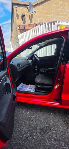 Volkswagen Polo Automatic low Millage 388359579