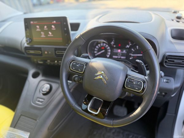 Citroen berlingo white and leather 388469359