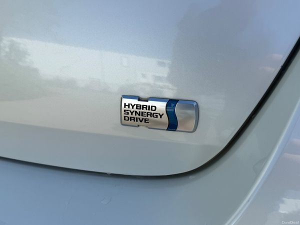 Toyota Auris Hybrid Great Spec! (Finance available 388472723