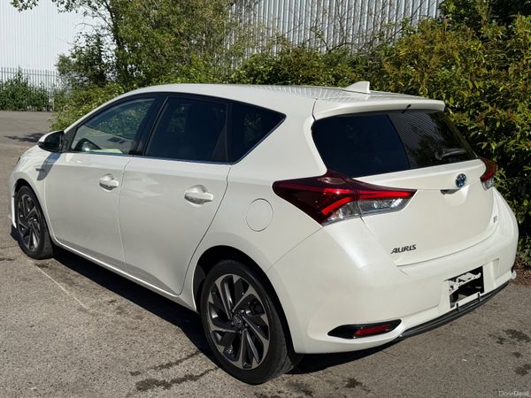 Toyota Auris Hybrid Great Spec! (Finance available 388472729