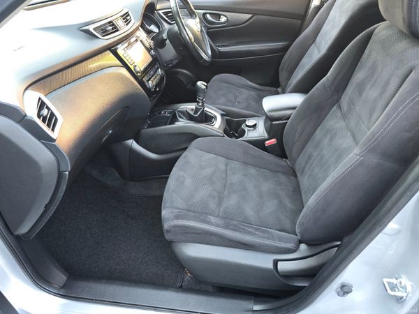 142 Nissan X-Trail 4x4 7 Seats Manual 388474649